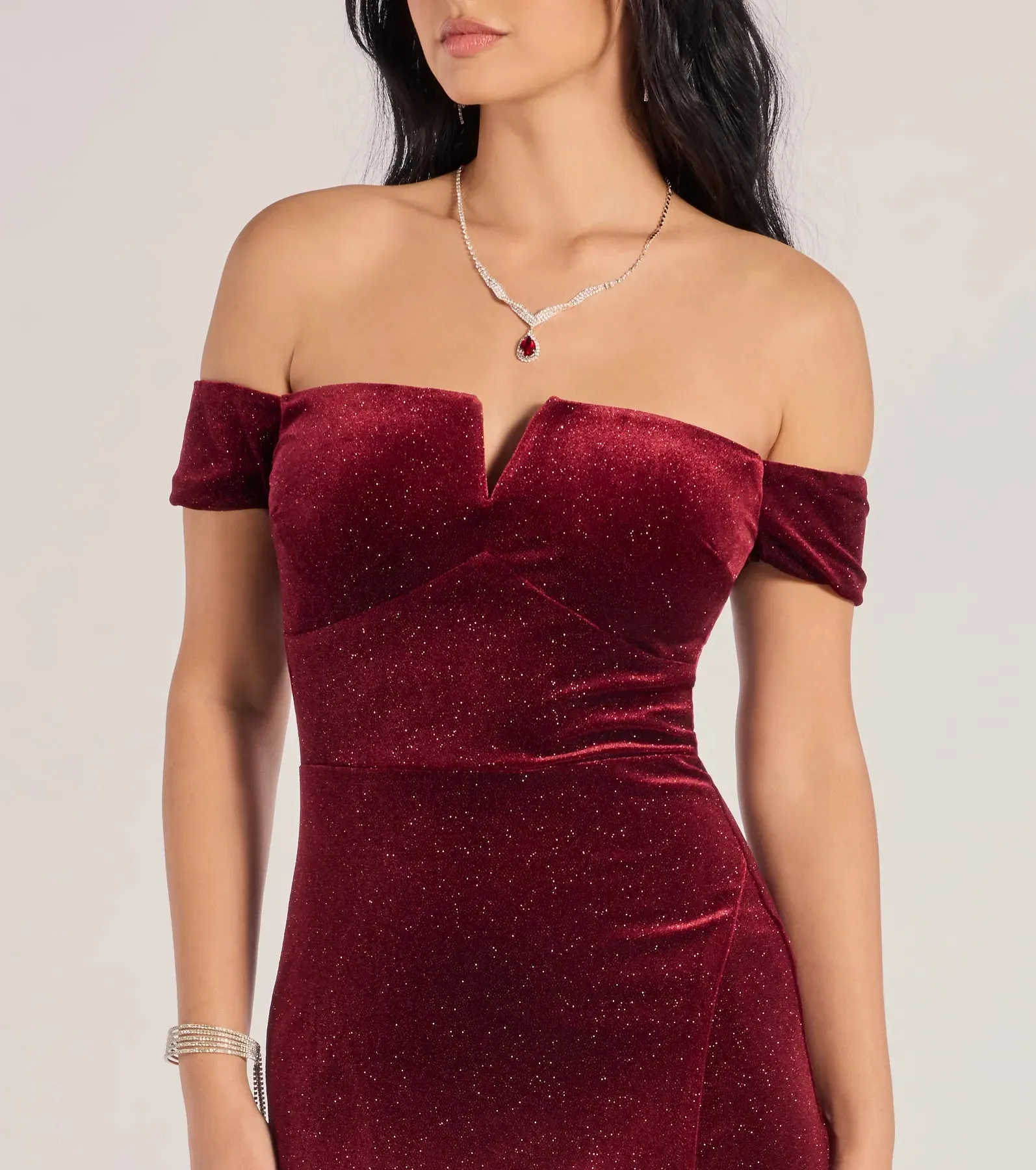 Alayna Velvet Off-The-Shoulder Mermaid Dress