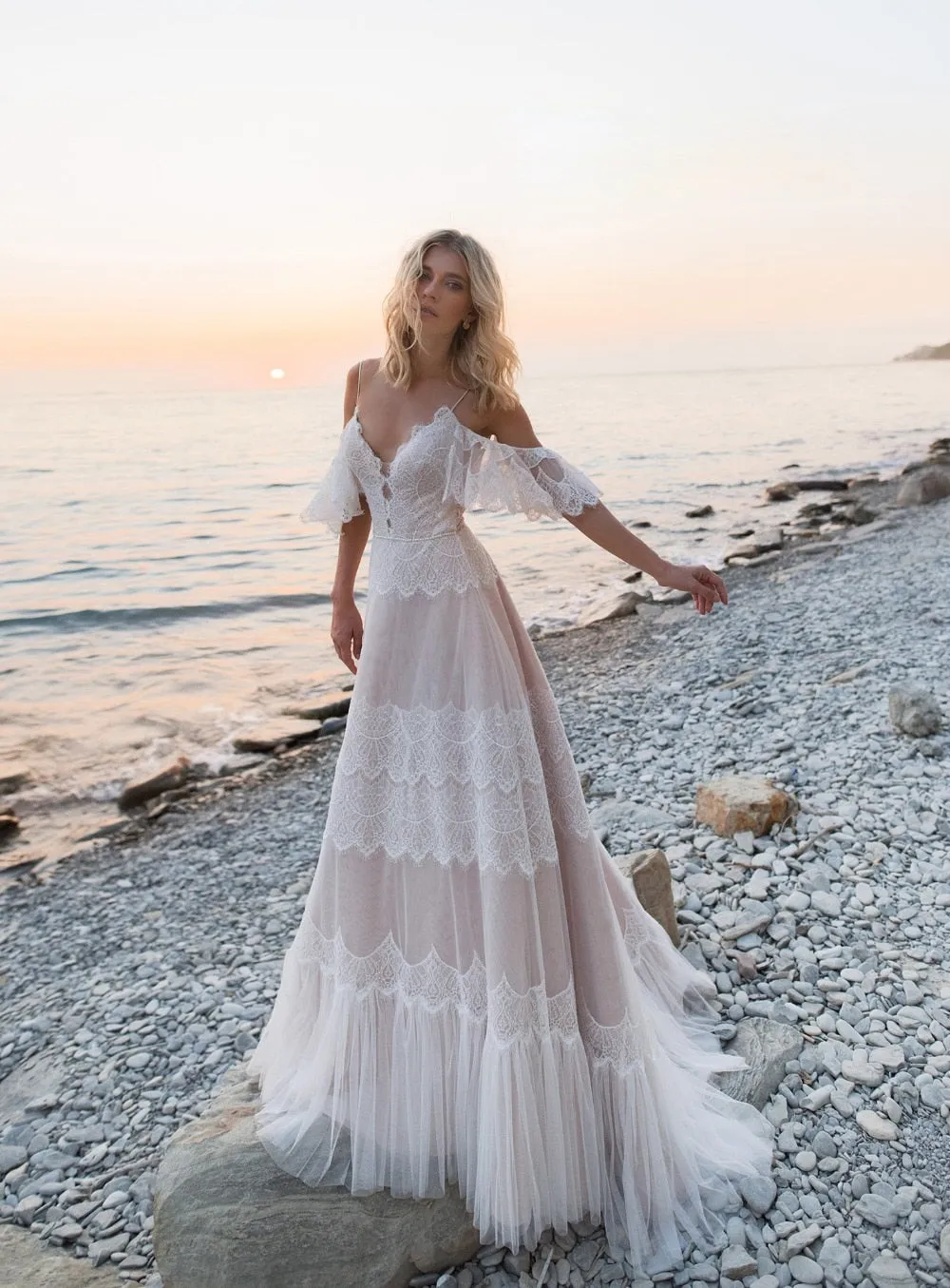 Bohemian Sexy Backless Wedding Dress With Off Shoulder Lace Appliques Sleeves