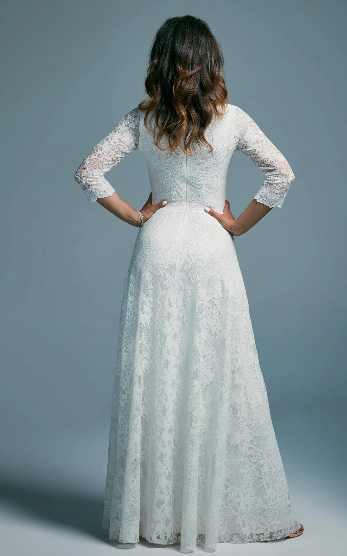 Lace V-neck Bohemian V-neck Sheath Wedding Dress With Zipper Back And Appliques-716563