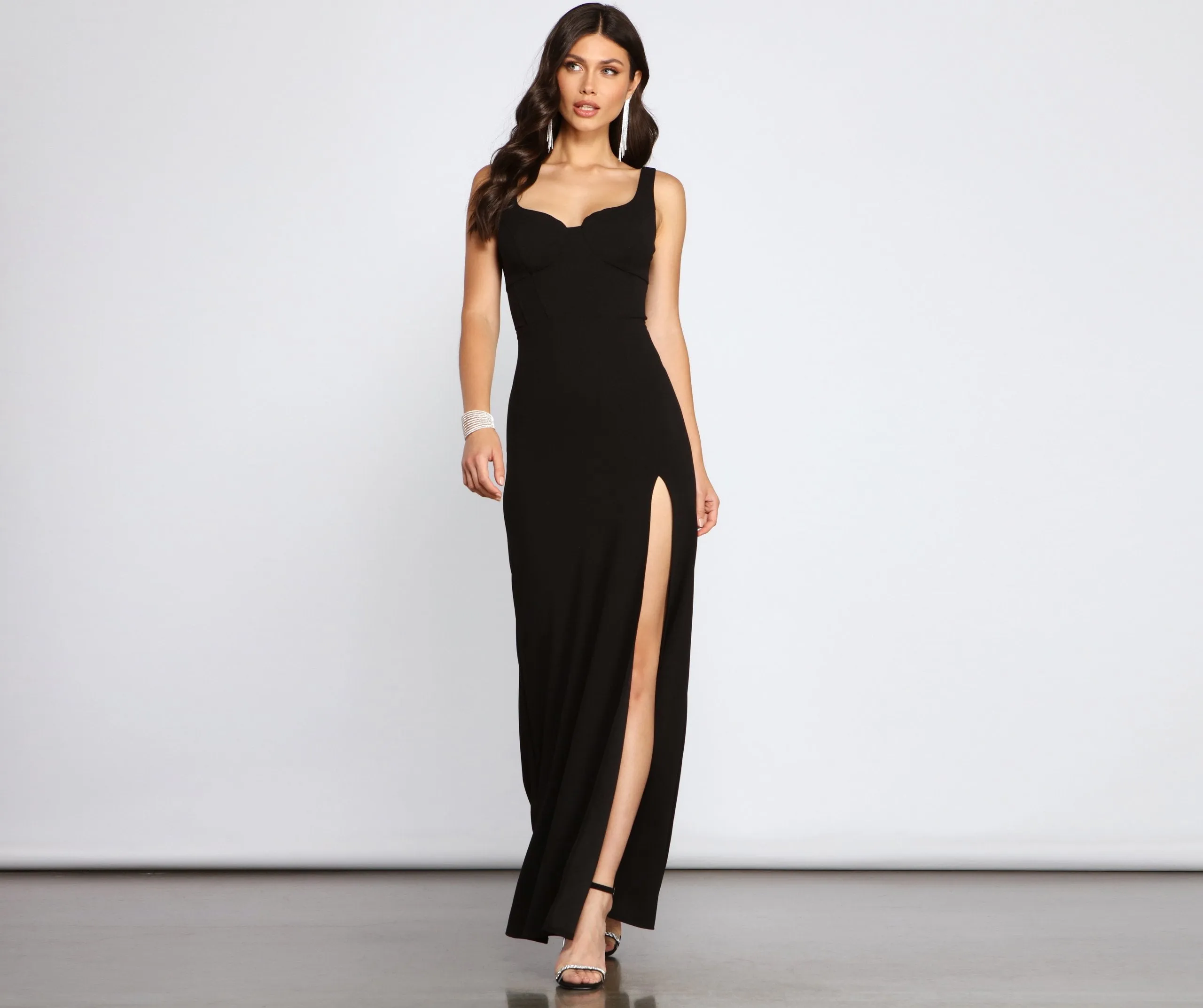 Layla Sleeveless Stylish High-Slit Formal Dress