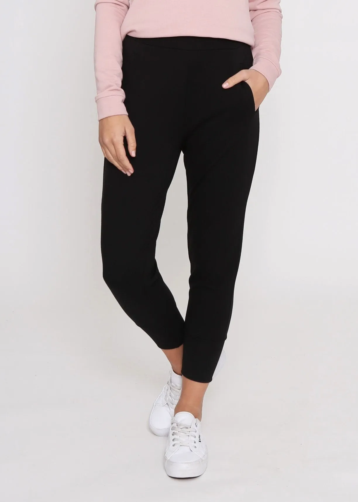 Leah Joggers - Black
