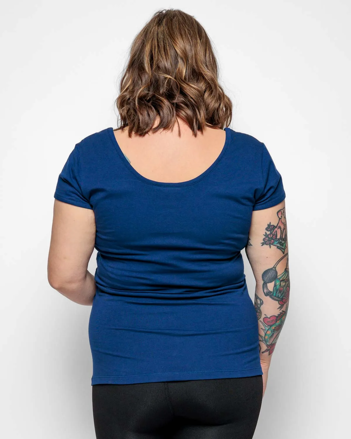 MATERNITY SHORT SLEEVE TSHIRT IN NAVY