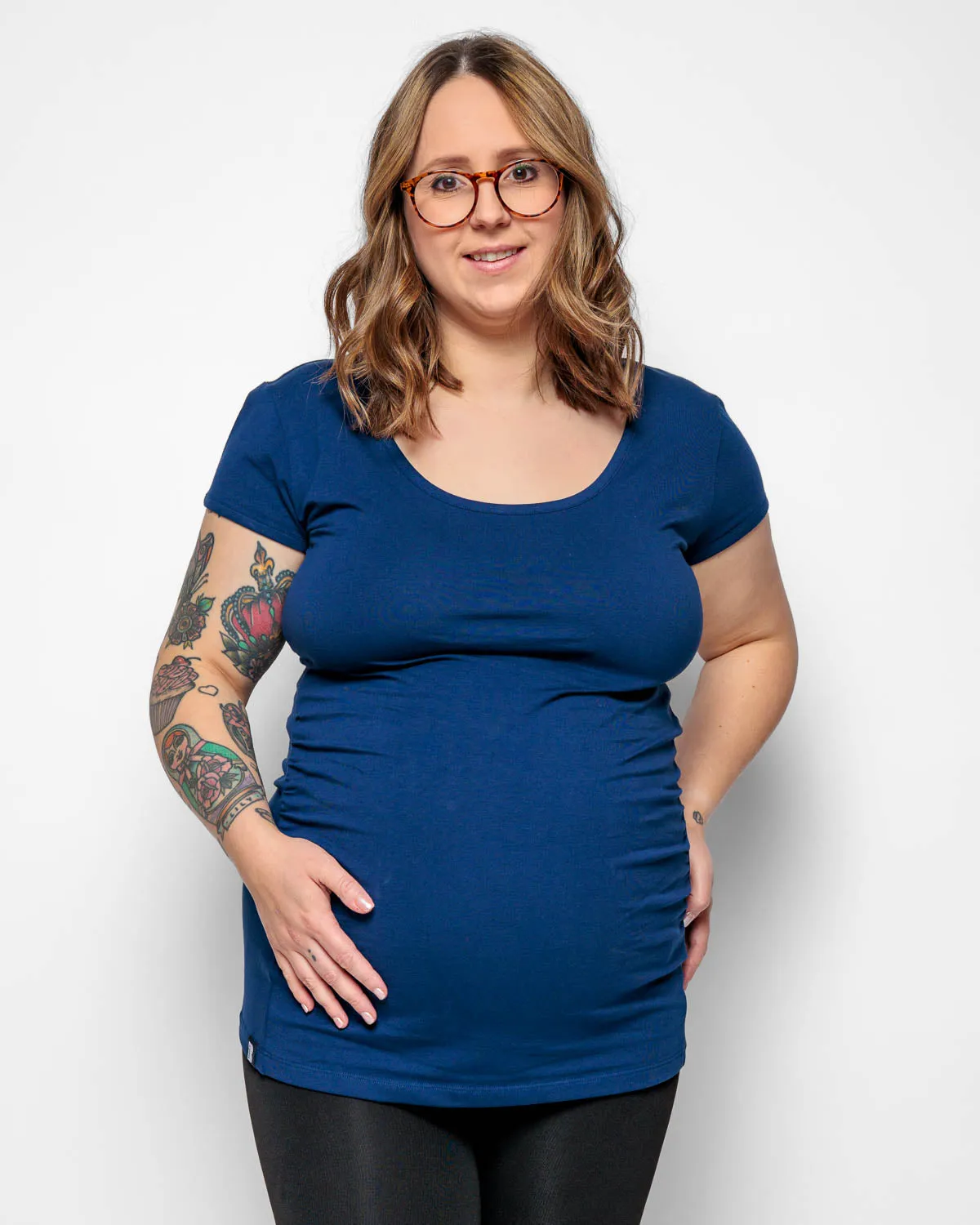 MATERNITY SHORT SLEEVE TSHIRT IN NAVY
