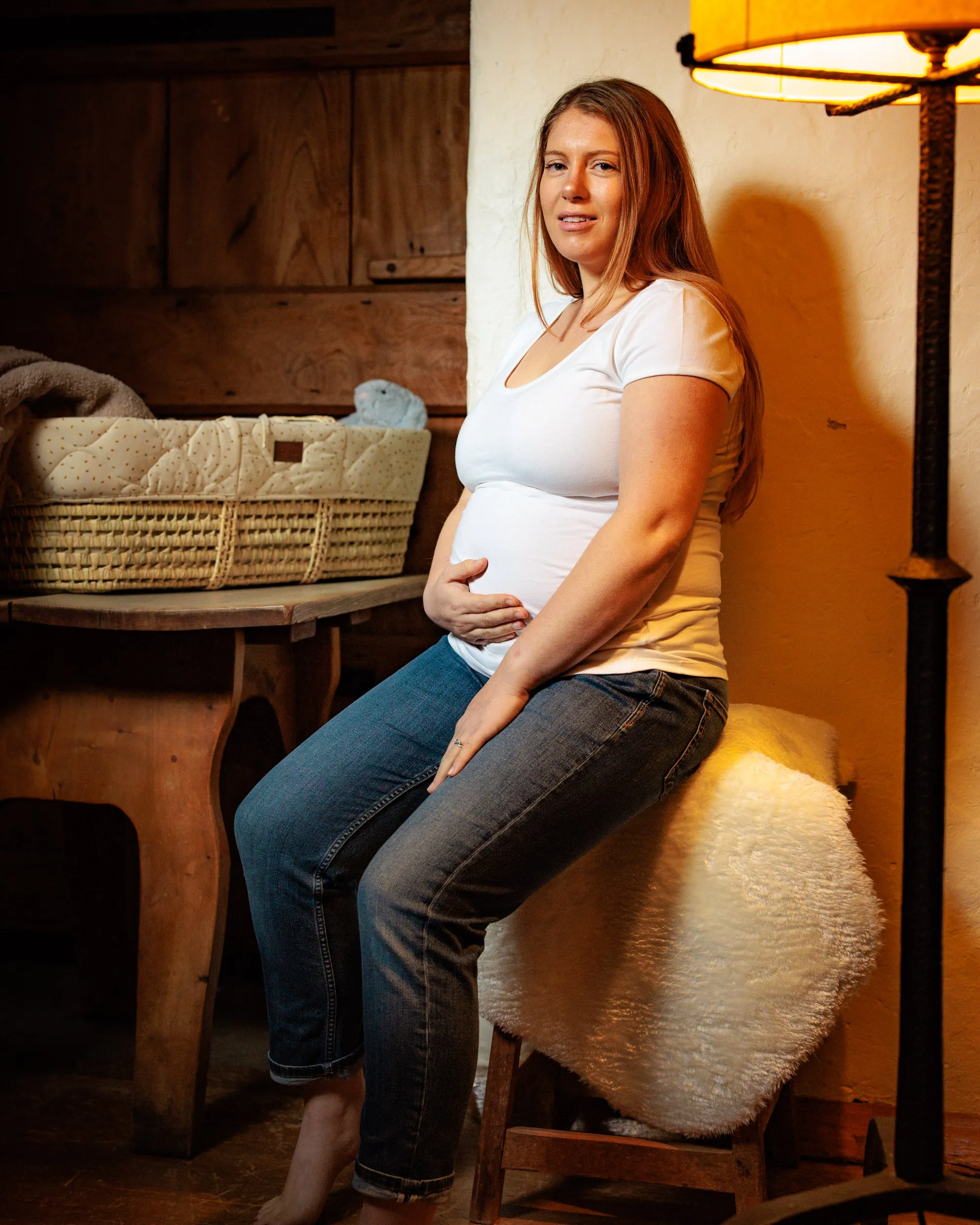 MATERNITY SHORT SLEEVE TSHIRT IN WHITE