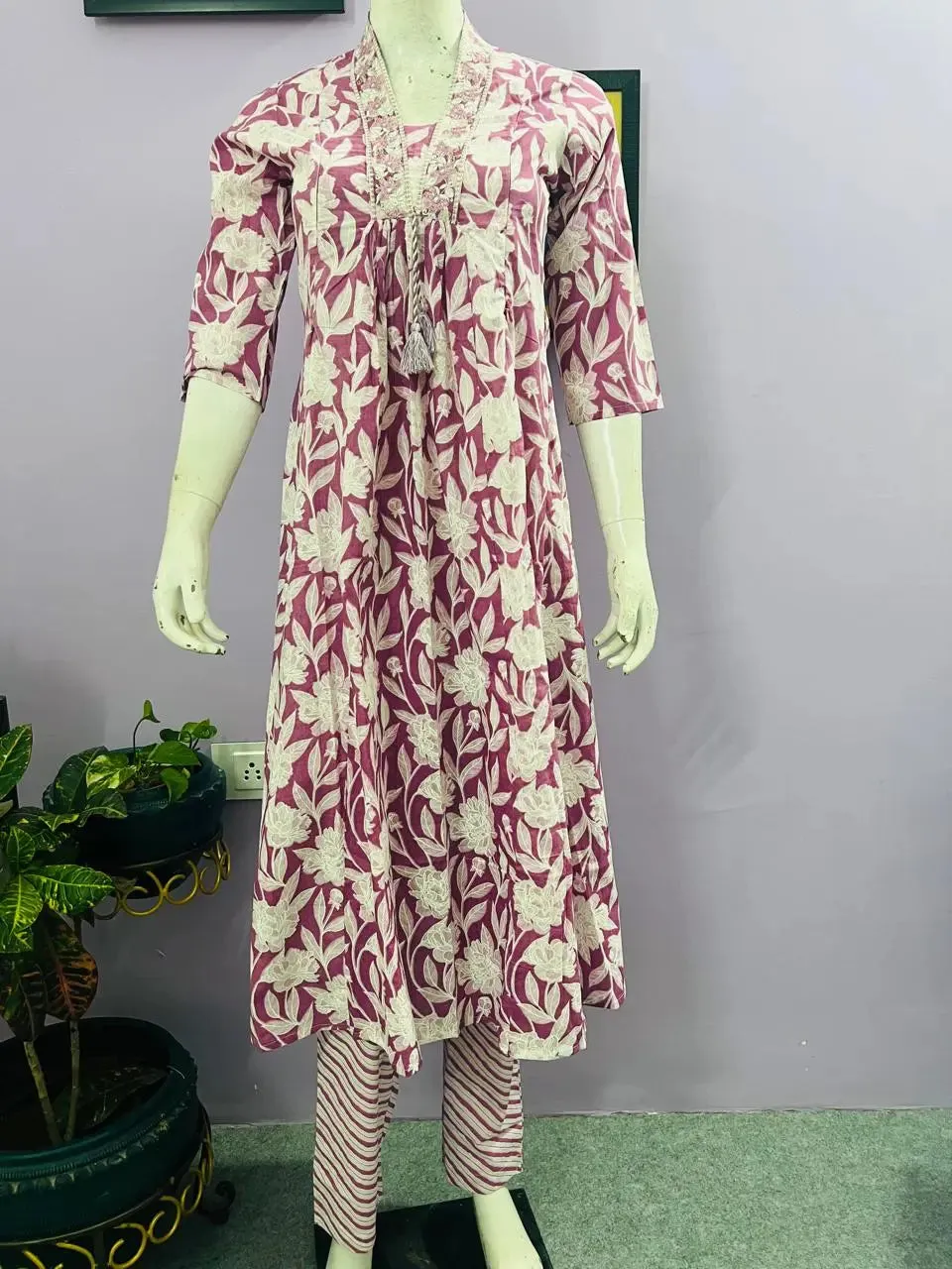 MUMZHUG PRINTED COTTON EMBROIDERED KURTA PANT AND DUPATTA SET FOR FEEDING AND MATERNITY PURPOSE