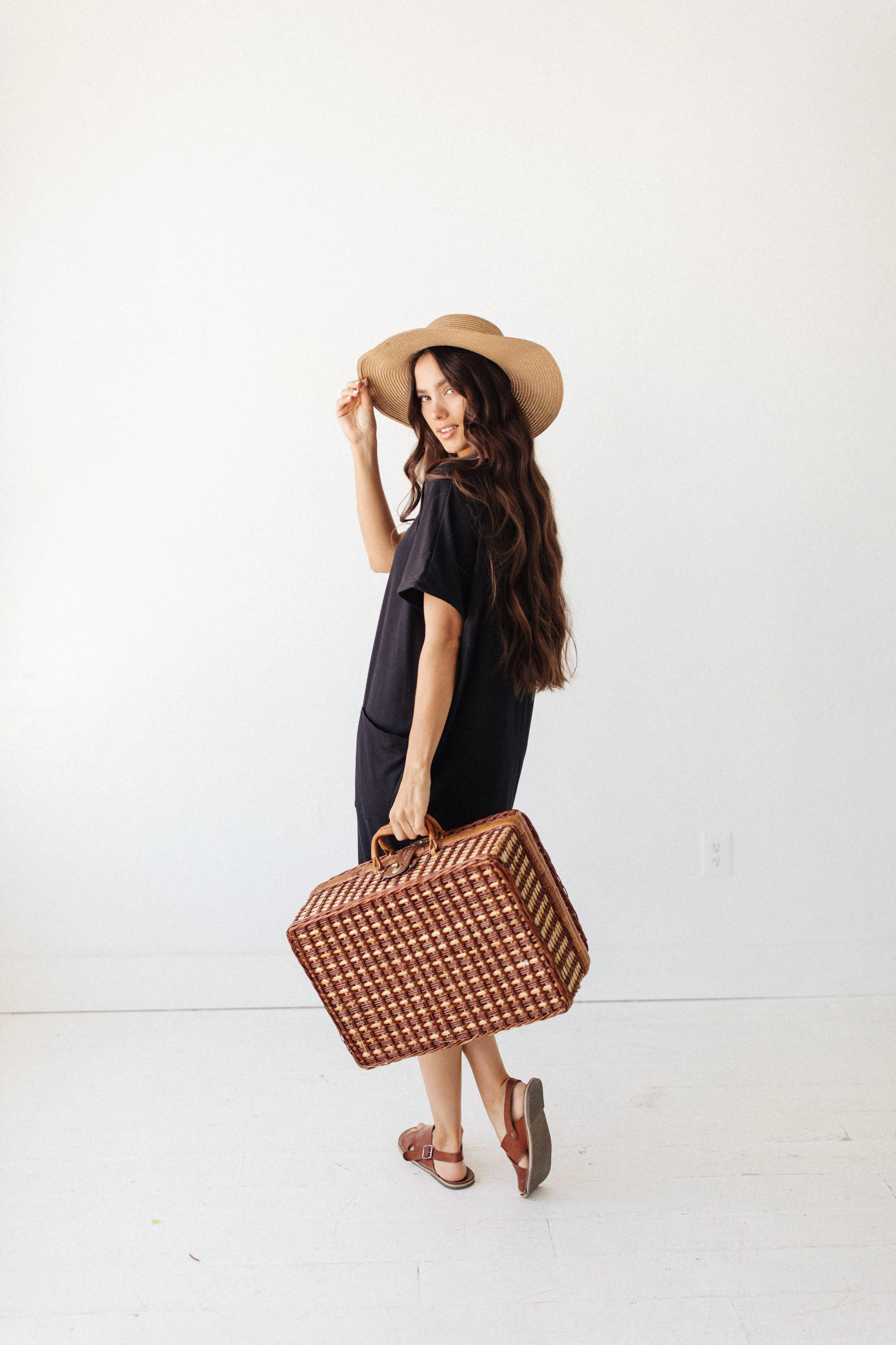 Ribbed Ebony | COCOON