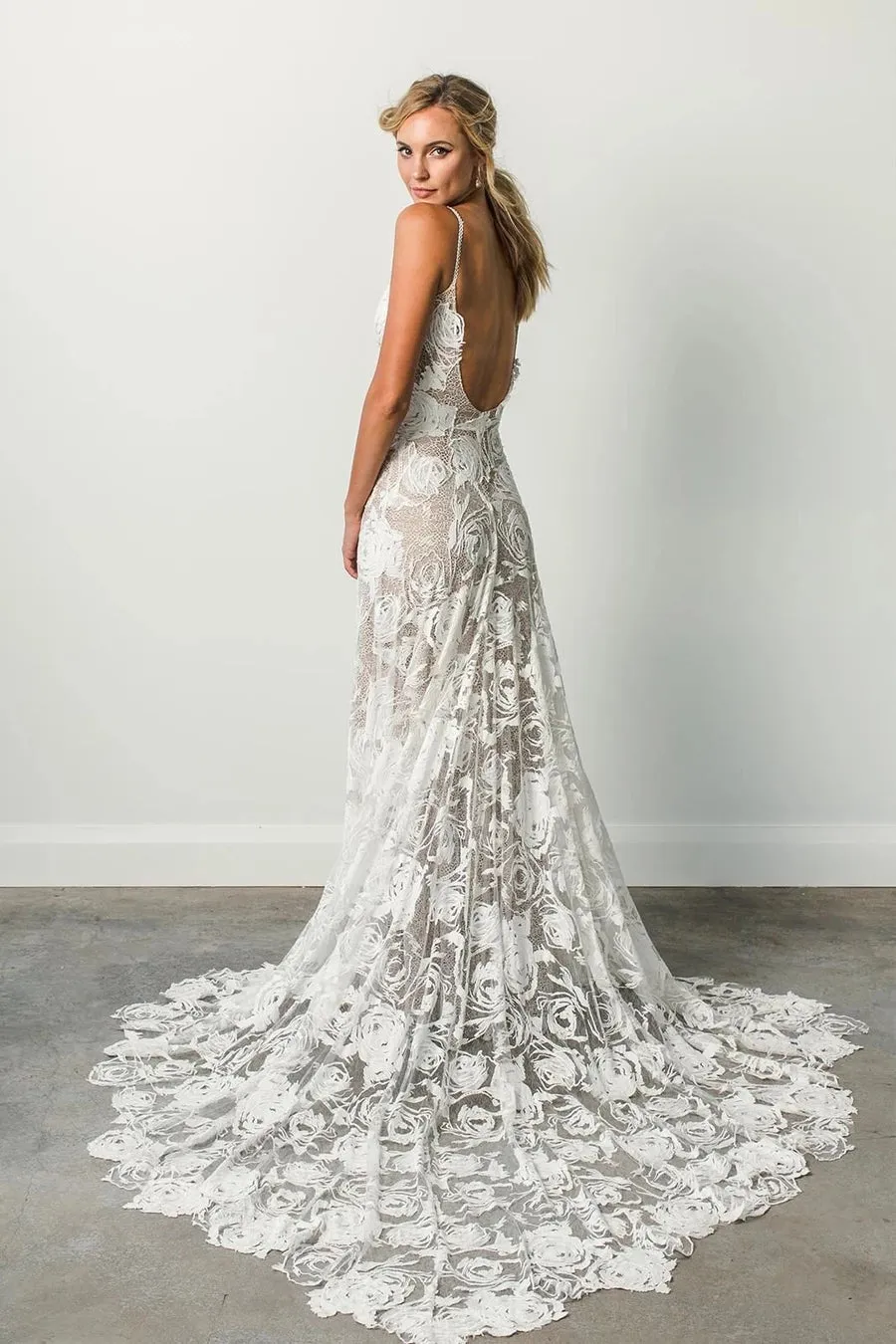 Roycebridal Gorgeous Spaghetti Straps Open Back With Lace Appliques Wedding Dresses,MW303