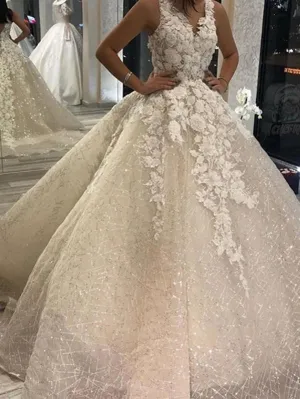 Roycebridal Organza Ball Gown Floral Wedding Dress With V-neck and Sequins Decorated,MW385