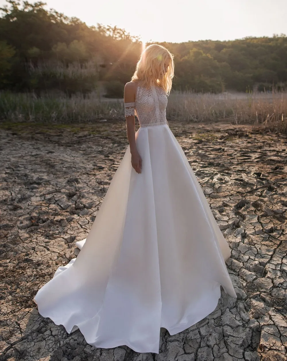 Roycebridal Robe De Mariee Bohemian Wedding Dresses New Design Lace Satin Bridal Gowns Button Back A-Line Wedding Dress