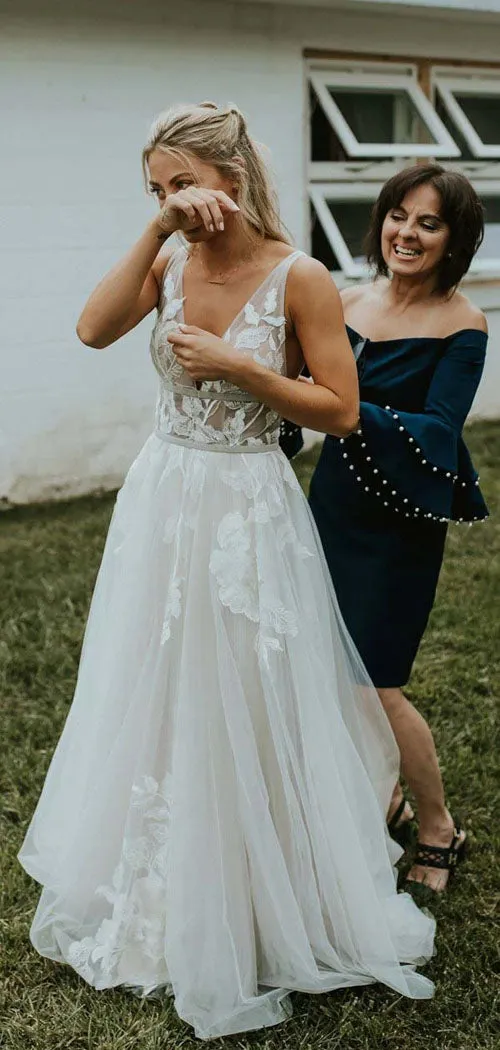 Roycebridal See Through Tulle V-neck Lace Ivory V-back Beach Wedding Dresses,MW329