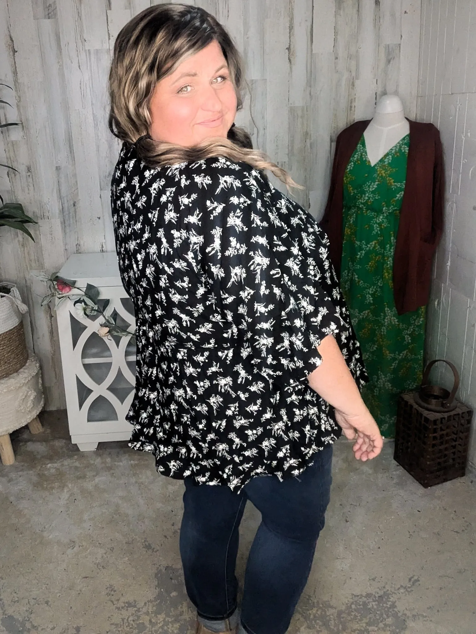 SALE- Moira Kimono Sleeve Shaping Top in Black   White Floral
