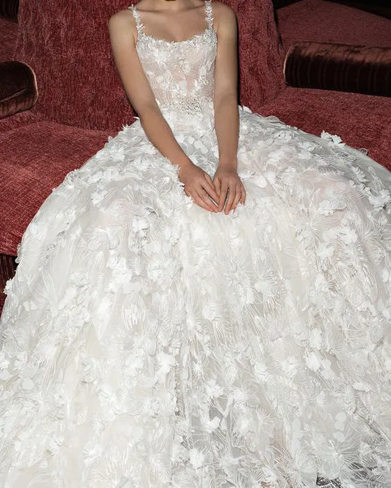 Sexy 2021 Lace Wedding Dresses 3D Flowers Beach Bohemian Bridal Wedding Gowns Spaghetti