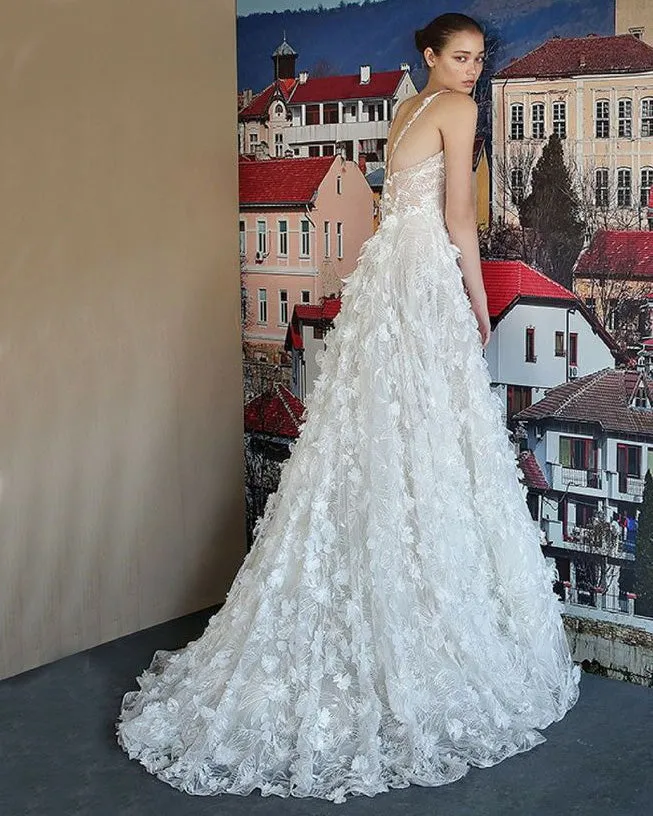 Sexy 2021 Lace Wedding Dresses 3D Flowers Beach Bohemian Bridal Wedding Gowns Spaghetti