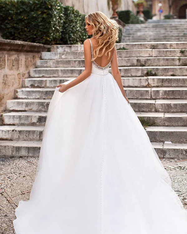 Sexy Organza A-line Wedding Dress Beaded Spaghetti Straps V-Neck Backless Long Wedding Gown