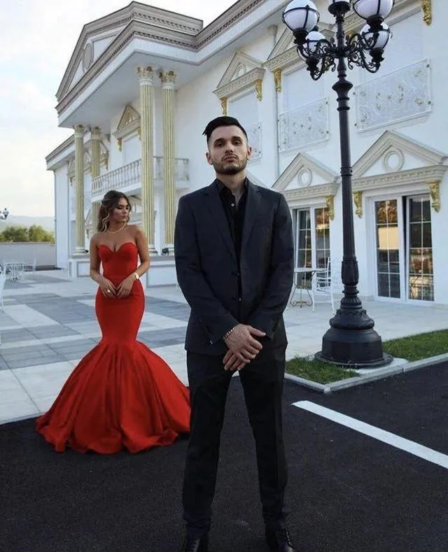 Sexy Red Prom Dresses Long Sleeveless Sweetheart Mermaid Dress