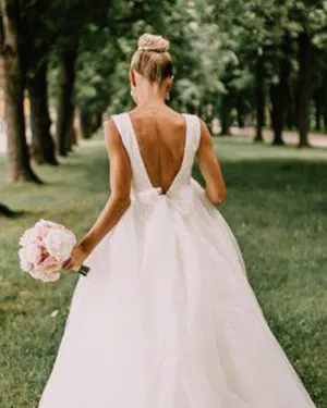Sexy V-Neckline Simple Wedding Dresses Organza Ruffles A-line Wedding Gown with Bow