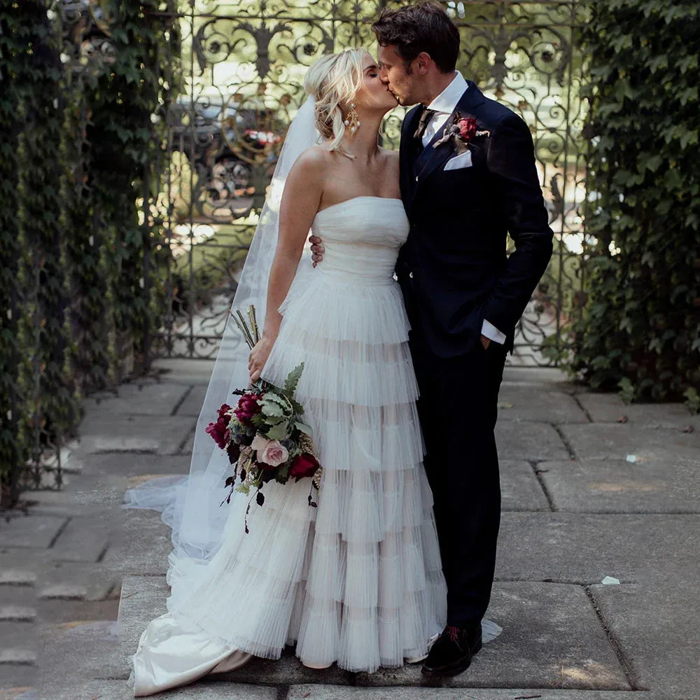 Sleeveless A Line Strapless Bohemian Tiered Tulle Wedding Dresses