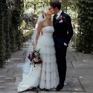 Sleeveless A Line Strapless Bohemian Tiered Tulle Wedding Dresses
