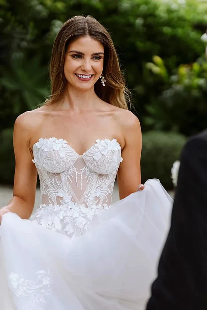 Sweetheart Sleeveless Bohemian Wedding Dress Lace Applique Bridal Gown TN373