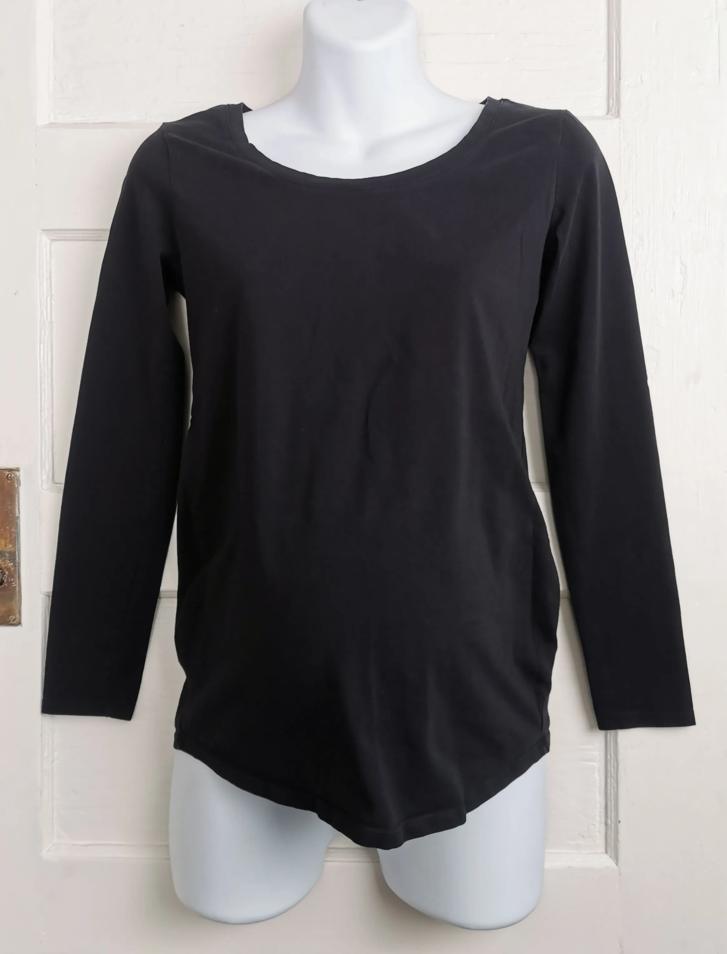 WOMENS SIZE MEDIUM - THYME MATERNITY, Soft Long-sleeved T-Shirt VGUC B1